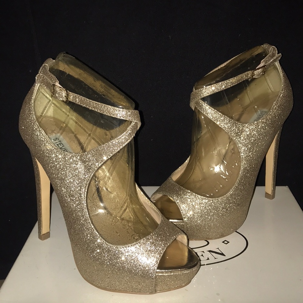 Steve Madden hottness gold glitter heels